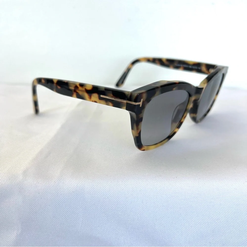 TOM FORD Italy TF614 Lauren-02 Gray Gradient Lenses Tortoise Frame Sunglasses
